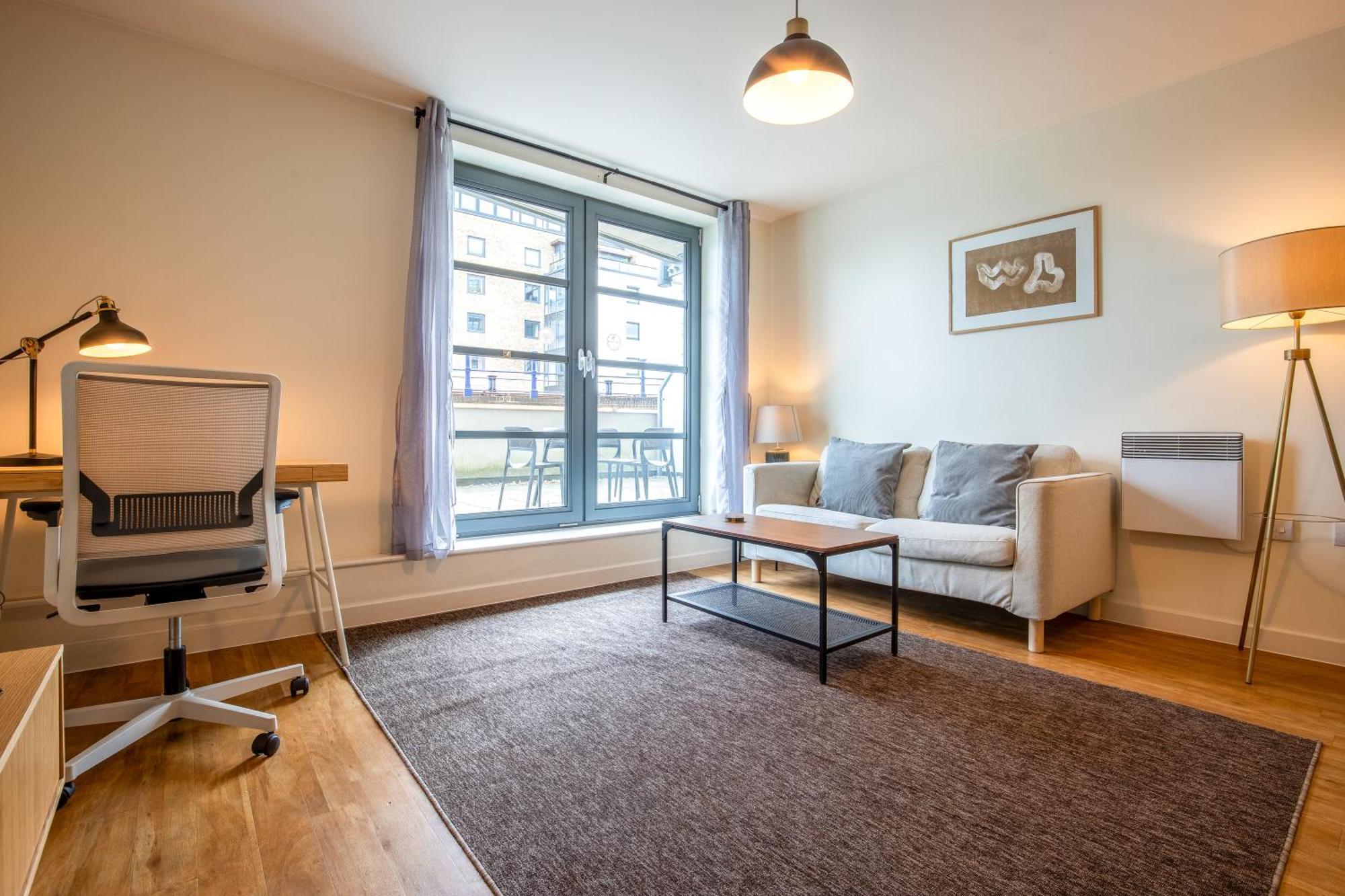 Londwell, & Limehouse Balcony - Views Apartamento