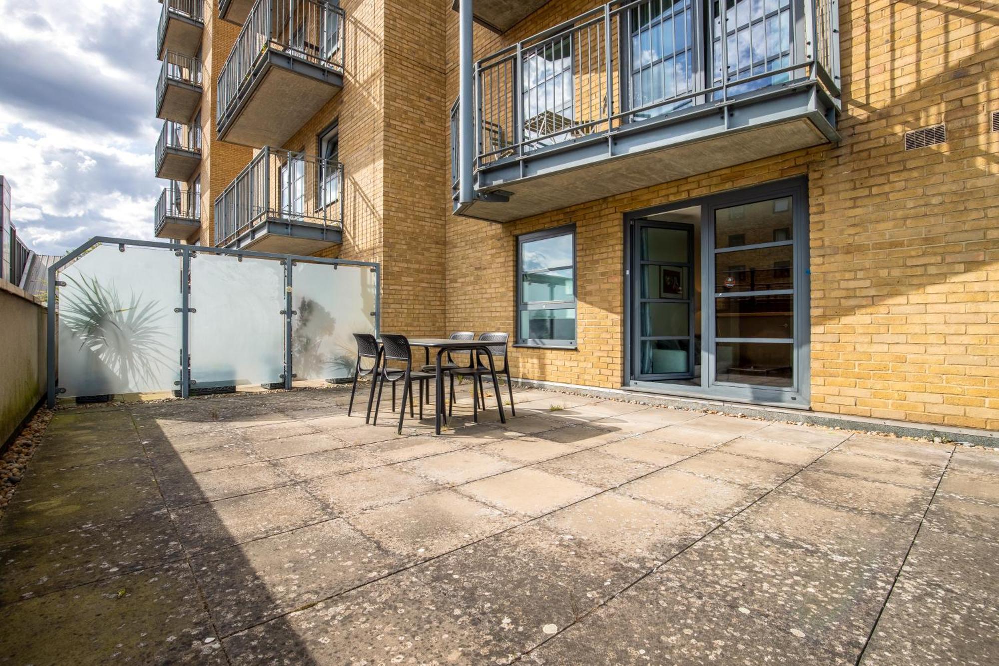 Londwell, & Limehouse Balcony - Views Apartamento Londres